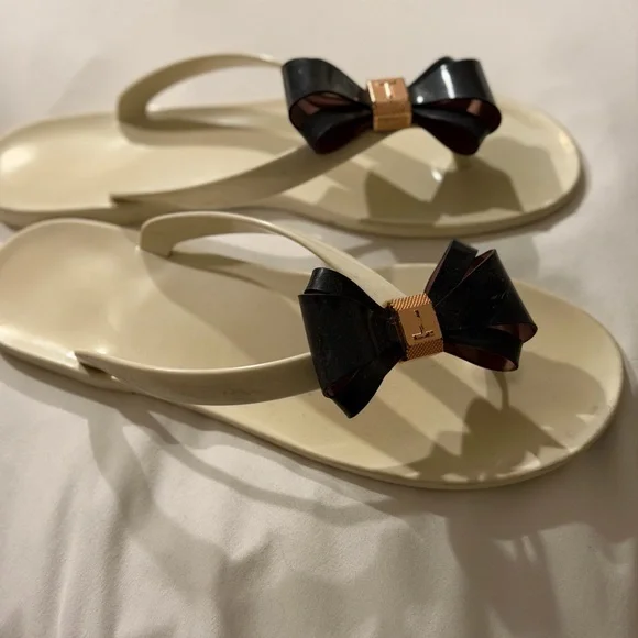 Ted Baker Cream Sandals with Black Bow - Picture 2 of 5